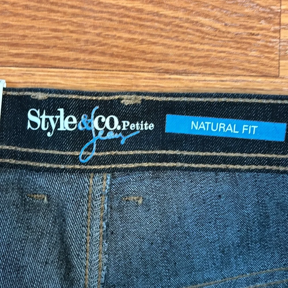 NWT Style & Co. Dark Wash Natural Fit Jeans (Sits at Natural Waist) Size 6 Short